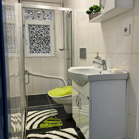 Apartment Cozy Yellow *