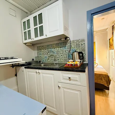 Cozy Yellow Apartament